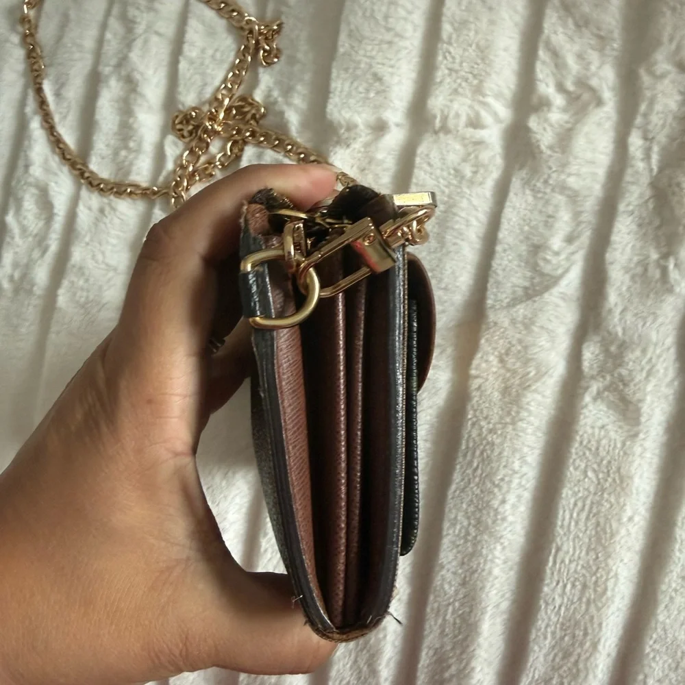 Louis Vuitton wallet/crossbody with 2 chains - Picture 5 of 15